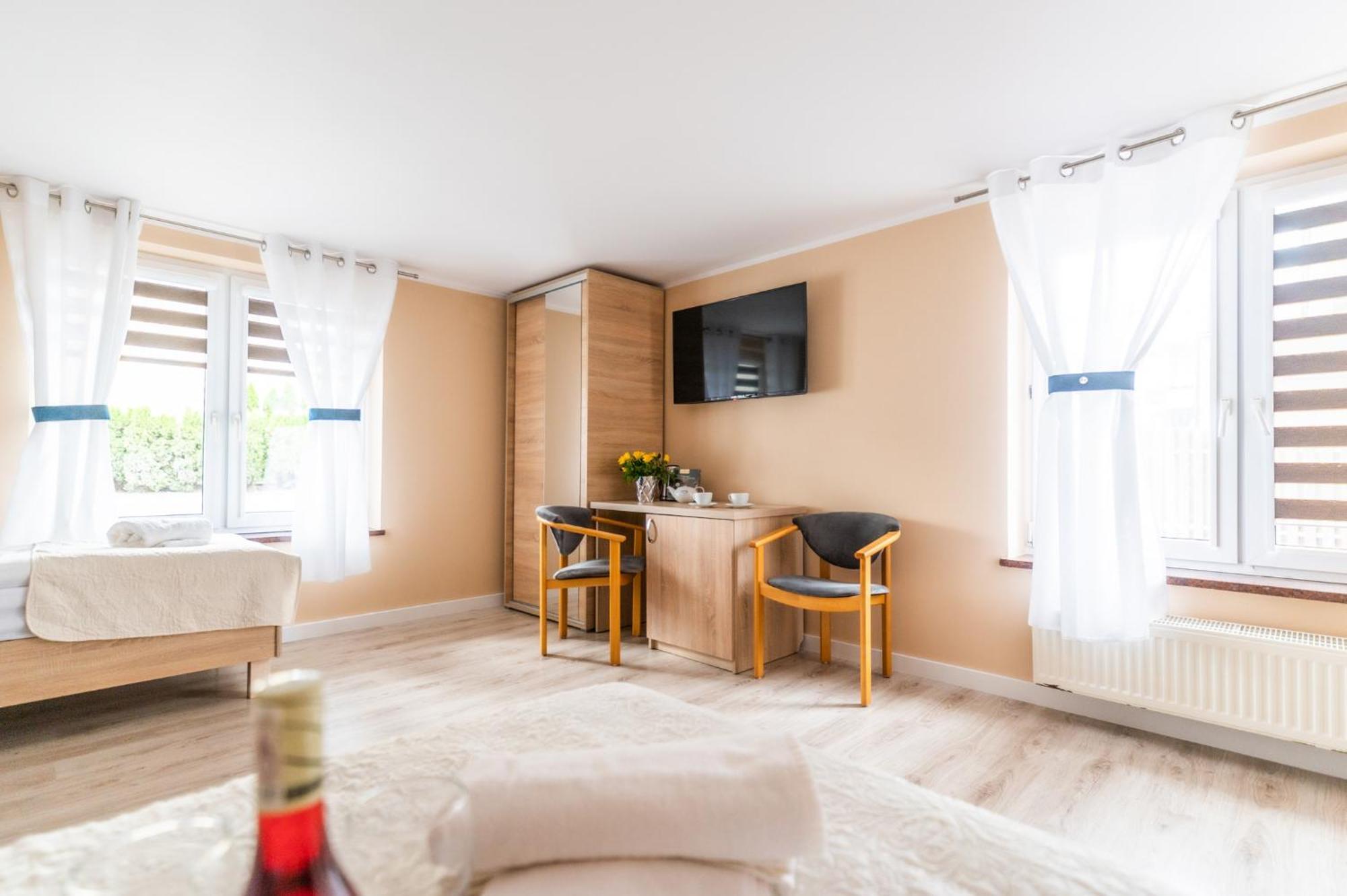 Reveliqa2 - Pokoje Goscinne I Apartamenty Pobierowo Exterior foto