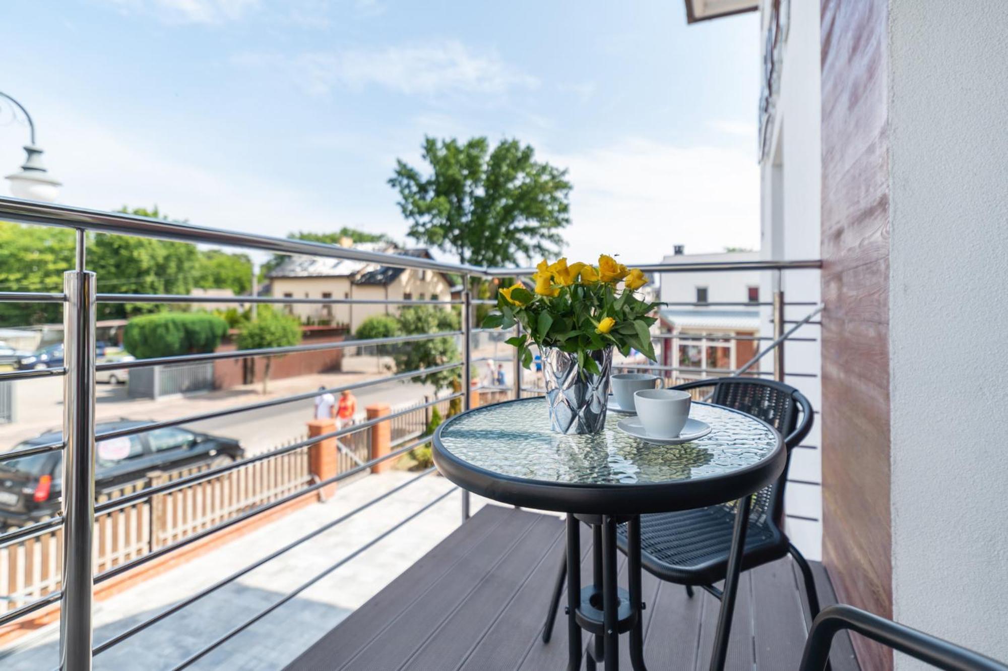 Reveliqa2 - Pokoje Goscinne I Apartamenty Pobierowo Exterior foto