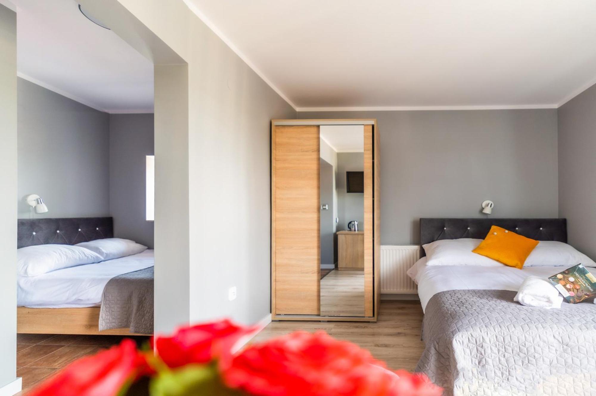 Reveliqa2 - Pokoje Goscinne I Apartamenty Pobierowo Exterior foto